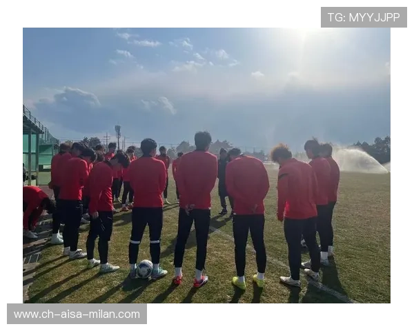 上海海港连续的短传渗透把对手压得喘不过气